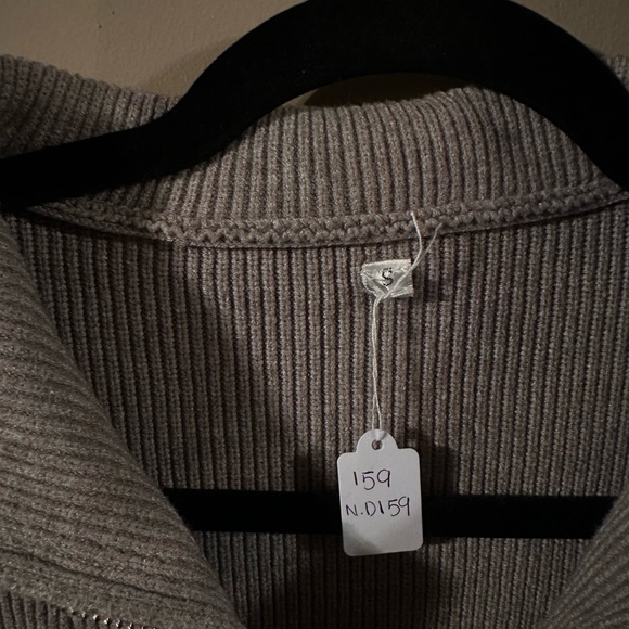 No Brand chunky half zip beige:grey sweater 
Never worn 
Size S - Picture 3 of 3
